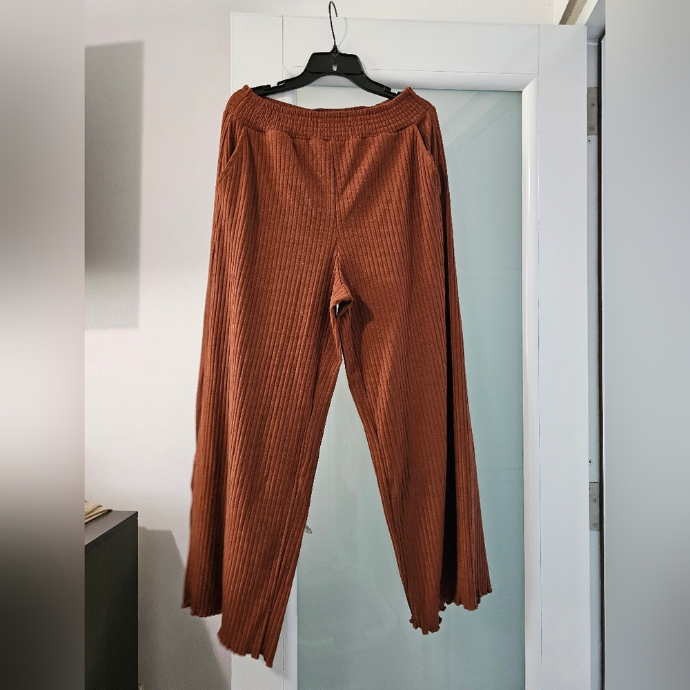 BloomChic Brown Straight Leg Pants - Picture 2 of 2